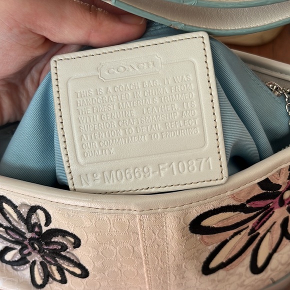COACH Signature White Crossbody Shoulder Bag w/ Embroidered Floral & Bee Design - Picture 11 of 13
